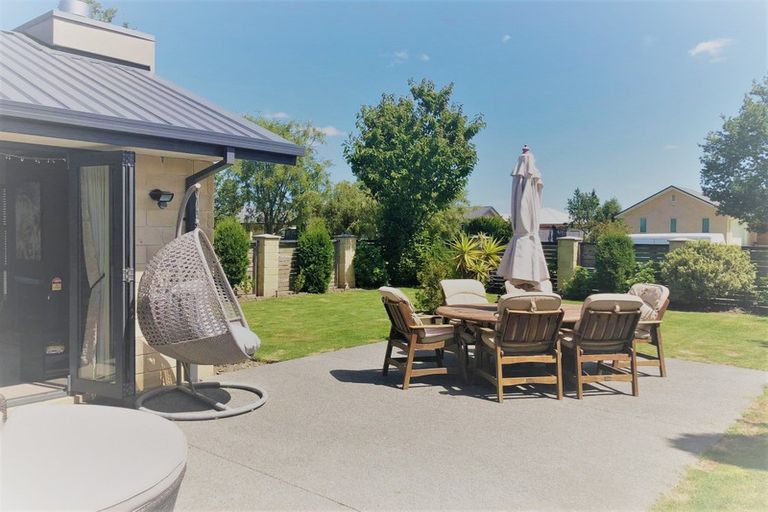 Photo of property in 1 Hawthorn Mews, Rangiora, 7400