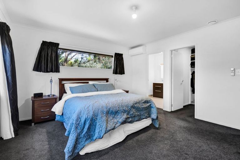 Photo of property in 82 Awanui Street, Merrilands, New Plymouth, 4312