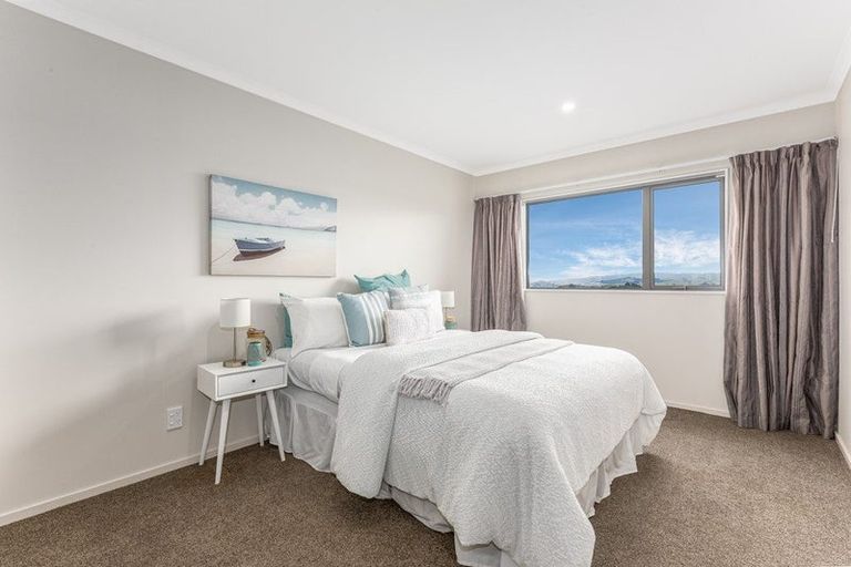 Photo of property in 5 Pacific View, Whitby, Porirua, 5024
