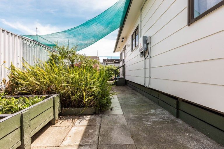 Photo of property in 4/2 Lee Road, Taradale, Napier, 4112