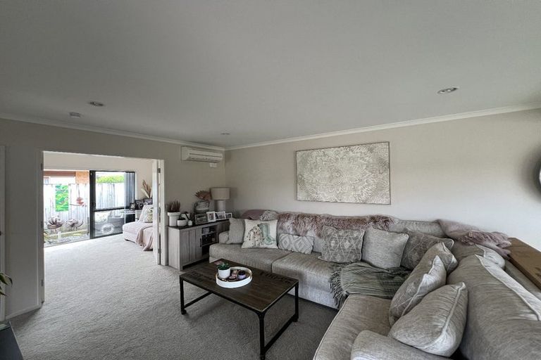 Photo of property in Rangeview Villas, 4/9 Fuller Close, Levin, 5510