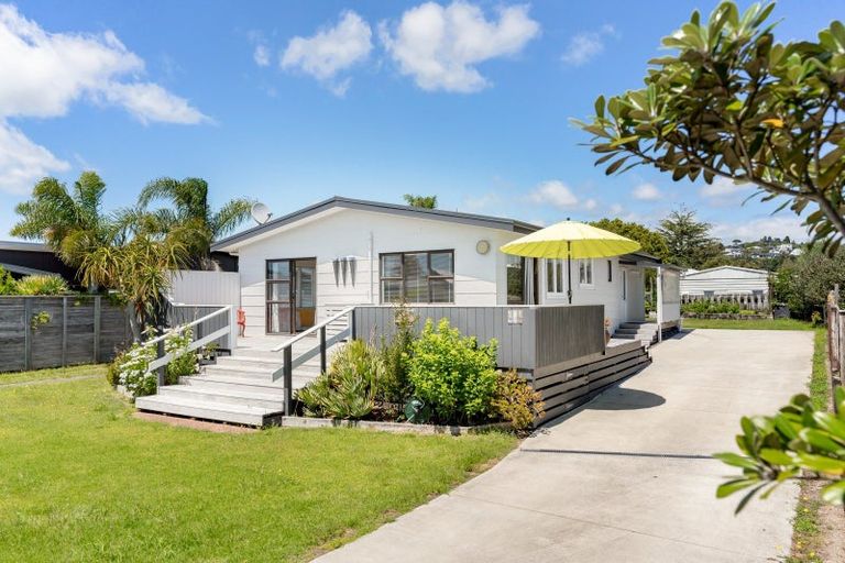 Photo of property in 207 Kiwi Road, Whangamata, 3620