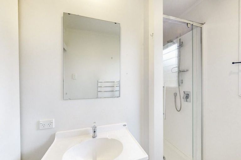 Photo of property in 16 Highbury Road, Highbury, Wellington, 6012