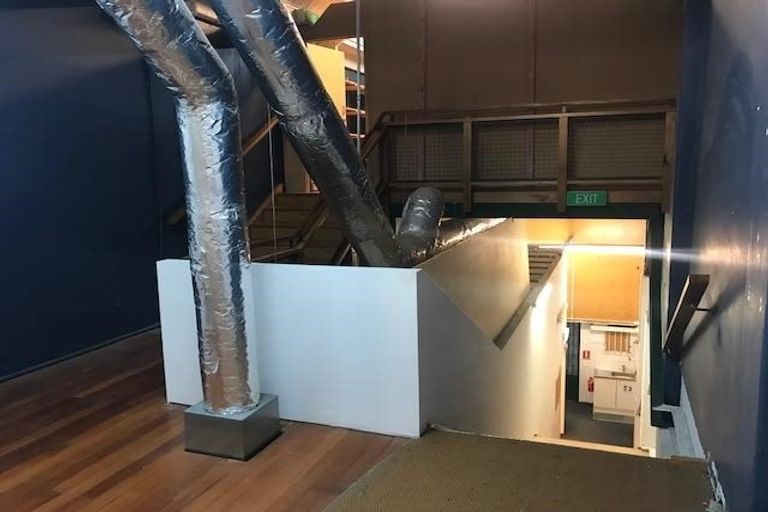 Photo of property in 1/176 Queen Street, Northcote Point, Auckland, 0627