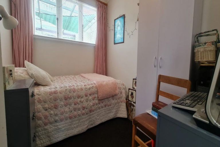 Photo of property in 27 Waitere Street, Marton, 4710