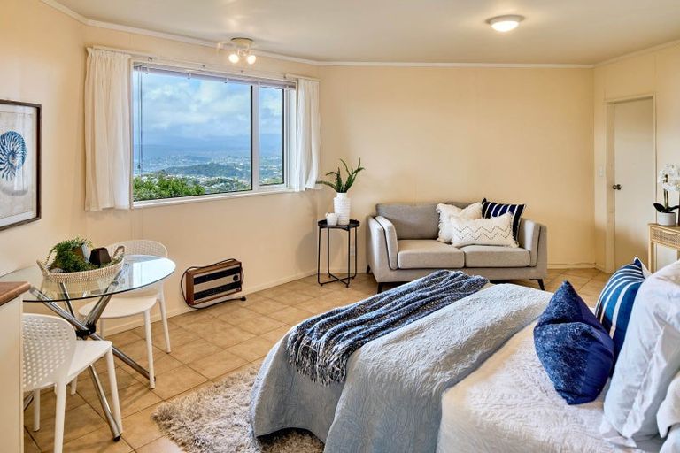 Photo of property in 79 Ashton Fitchett Drive, Brooklyn, Wellington, 6021