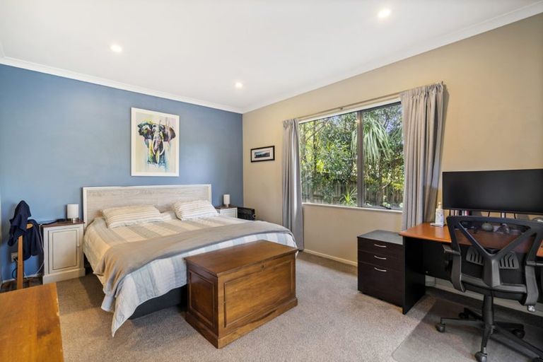 Photo of property in 14 Durbin Court, Greenhithe, Auckland, 0632