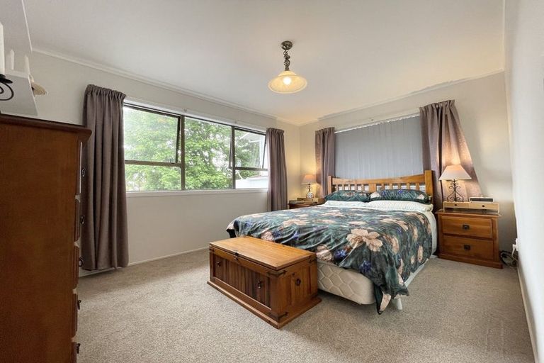 Photo of property in 1/3 Leith Way, Rothesay Bay, Auckland, 0630