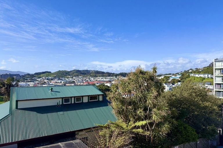 Photo of property in 8/52 Russell Terrace, Berhampore, Wellington, 6023