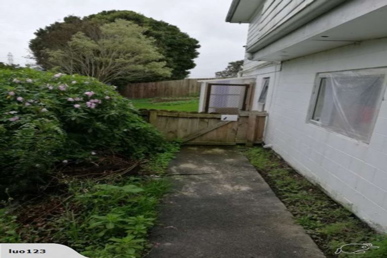 Photo of property in 35 Malmo Place, Massey, Auckland, 0614