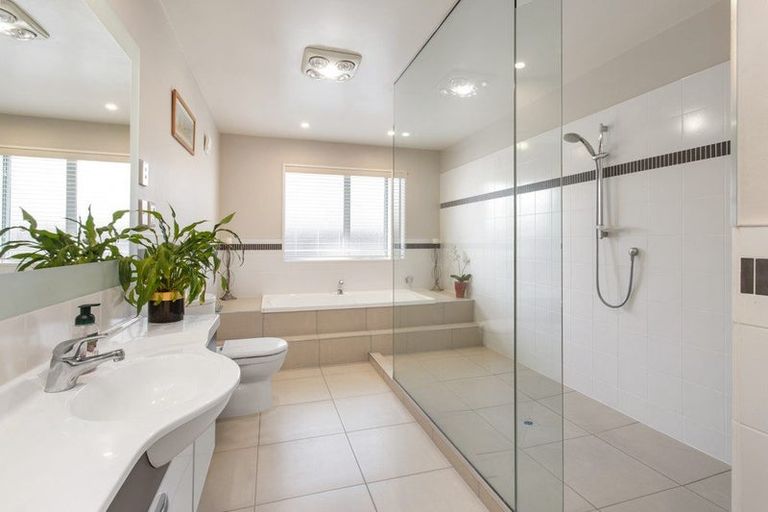 Photo of property in 16 Glen Oaks Drive, Northwood, Christchurch, 8051