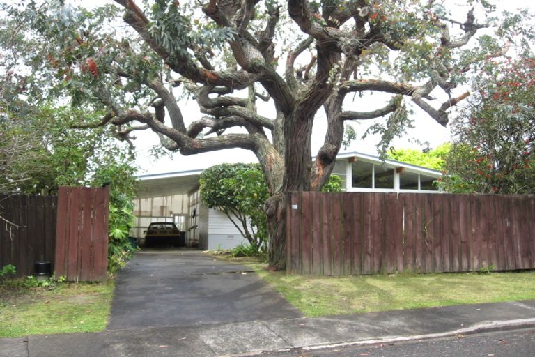 Photo of property in 61 Hatherlow Street, Glenfield, Auckland, 0629