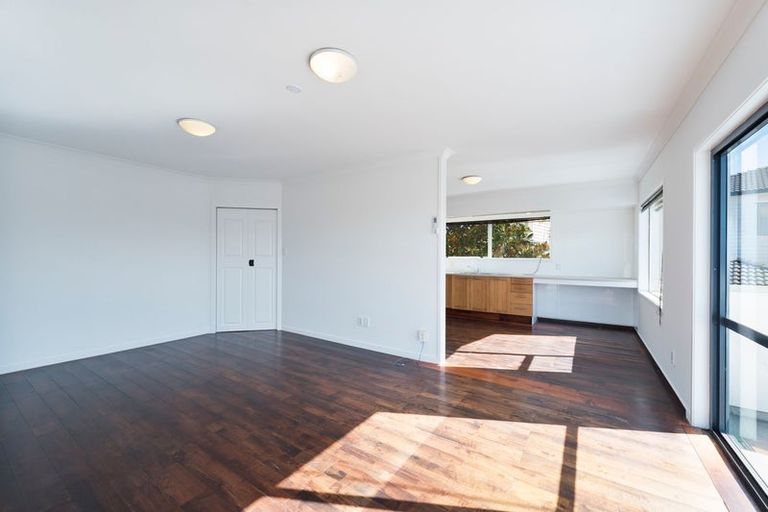 Photo of property in 3 Spargo Road, Massey, Auckland, 0614