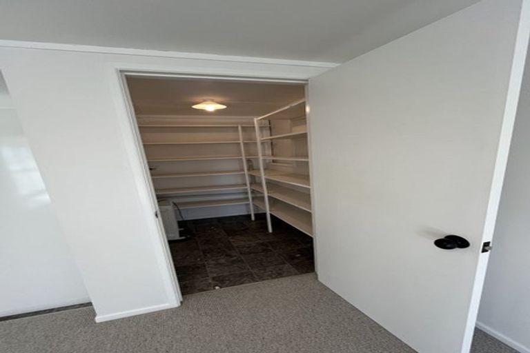 Photo of property in 17 Highland Avenue, Titirangi, Auckland, 0604
