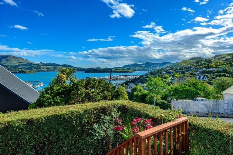 Photo of property in 10 Cornwall Road, Lyttelton, 8082