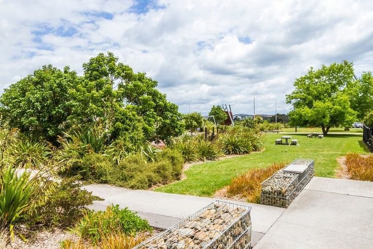 Photo of property in 41 Liquidambar Drive, Hobsonville, Auckland, 0616