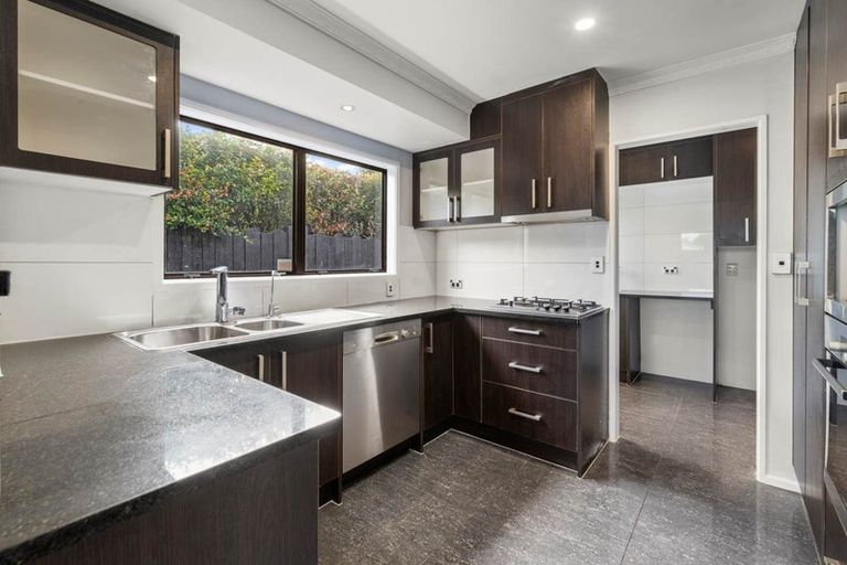 Photo of property in 70 Manuroa Road, Takanini, 2112