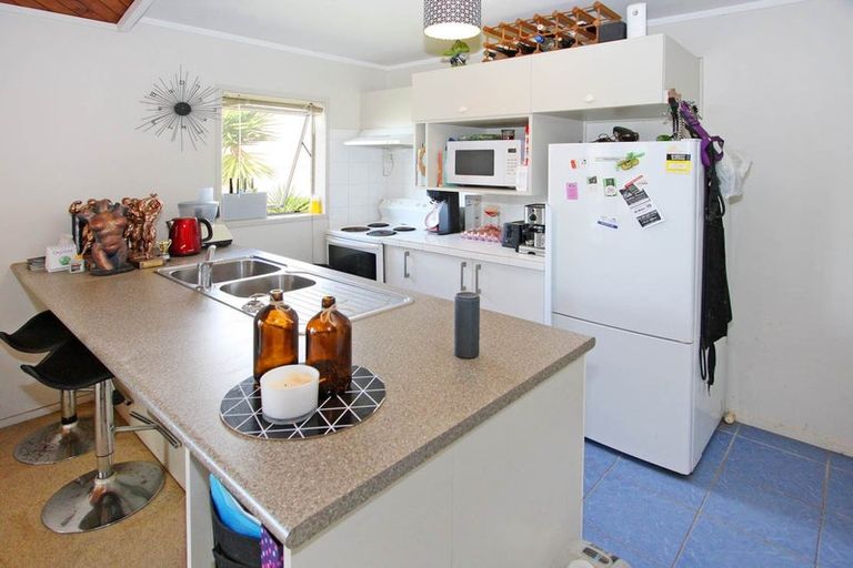 Photo of property in 50 Haseler Crescent, Howick, Auckland, 2014