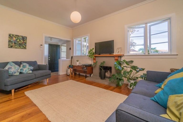 Photo of property in 24 Gardner Avenue, New Lynn, Auckland, 0600