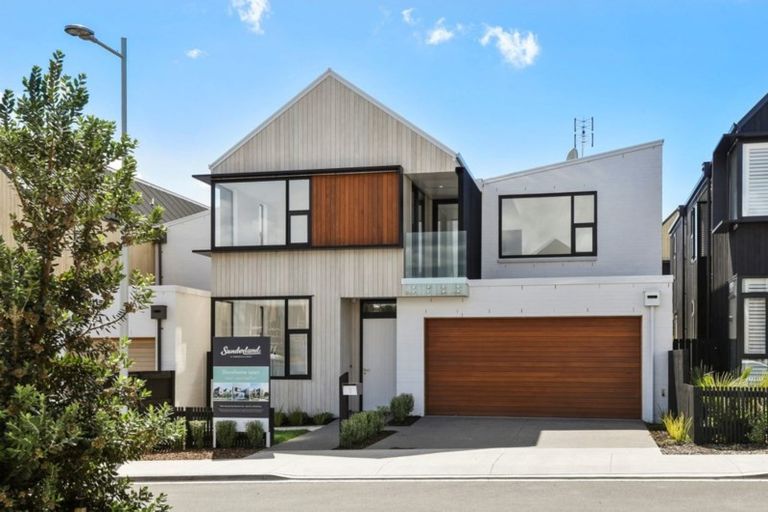 Photo of property in 12 Isitt Road, Hobsonville, Auckland, 0616