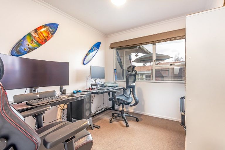 Photo of property in 3 Cascade Crescent, Westbrook, Palmerston North, 4412