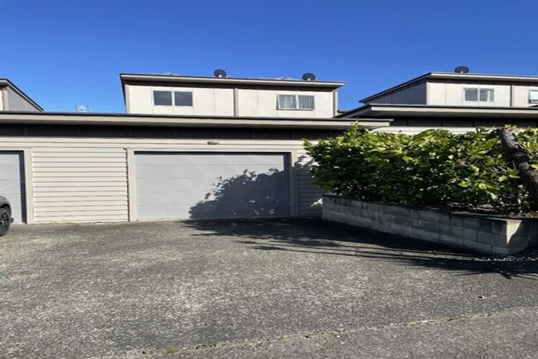 Photo of property in 11/1 Gracechurch Drive, Flat Bush, Auckland, 2016