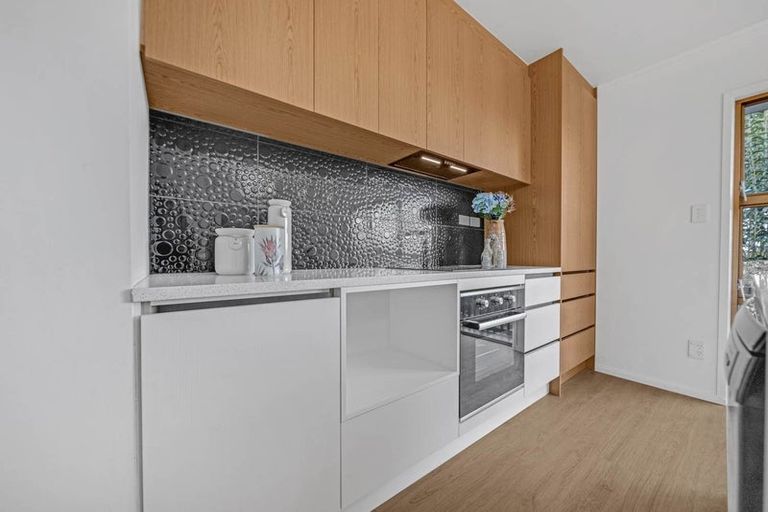 Photo of property in 2/4173a Great North Road, Glen Eden, Auckland, 0602
