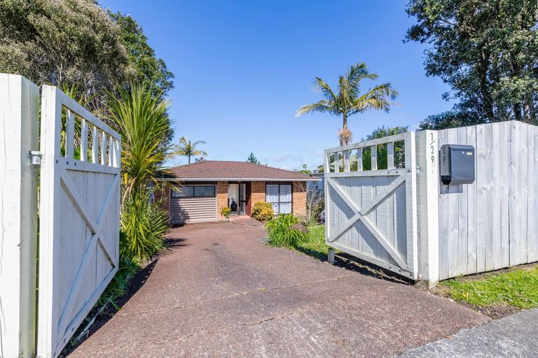 Photo of property in 1/294 Great North Road, Henderson, Auckland, 0612