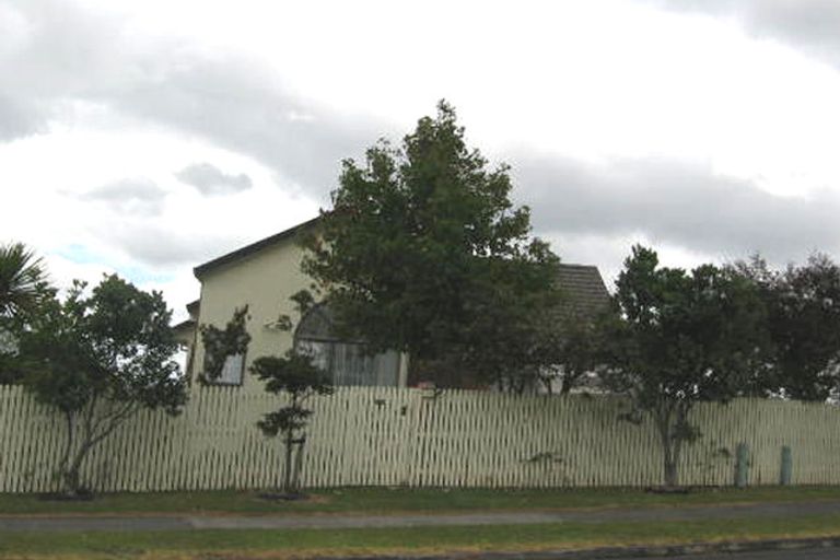 Photo of property in 43 Manutara Avenue, Forrest Hill, Auckland, 0620