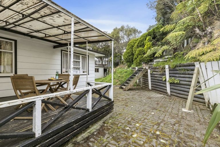 Photo of property in 33 Kairanga Crescent, Wainuiomata, Lower Hutt, 5014