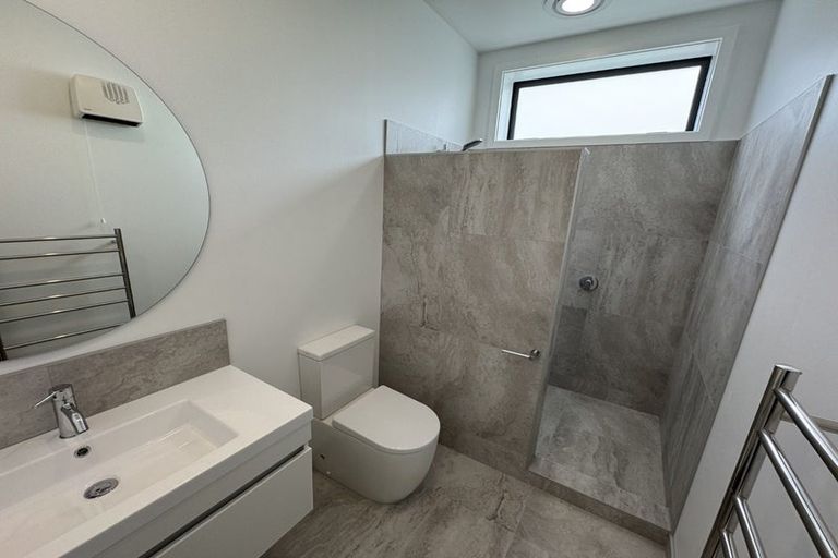 Photo of property in 1/12 Willis Street, Torbay, Auckland, 0630