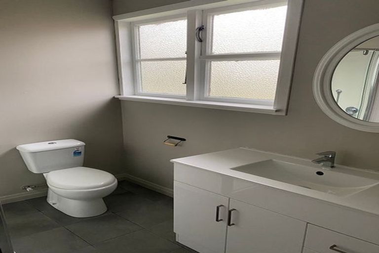 Photo of property in 10 Derby Street, Green Island, Dunedin, 9018