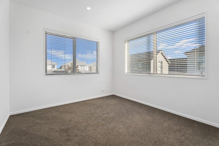 Photo of property in 31 Aviation Street, Takanini, 2112