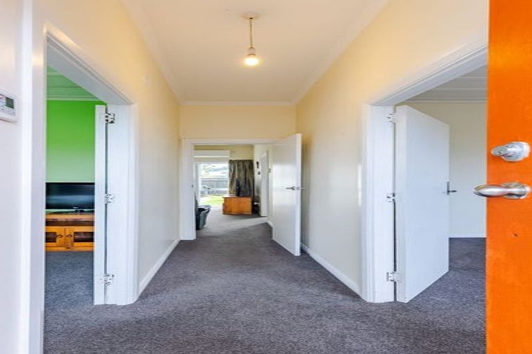 Photo of property in 32 Bathgate Street, South Dunedin, Dunedin, 9012