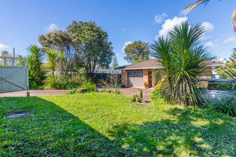 Photo of property in 1/294 Great North Road, Henderson, Auckland, 0612