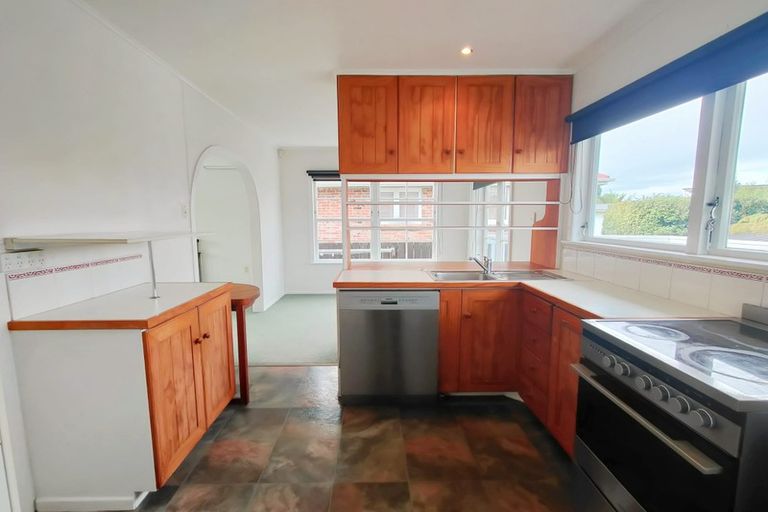 Photo of property in 33b Gill Avenue, Te Atatu Peninsula, Auckland, 0610