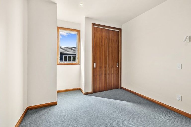Photo of property in 441 The Esplanade, Island Bay, Wellington, 6023