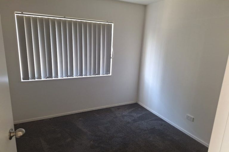 Photo of property in 78b Lincoln Park Avenue, Massey, Auckland, 0614