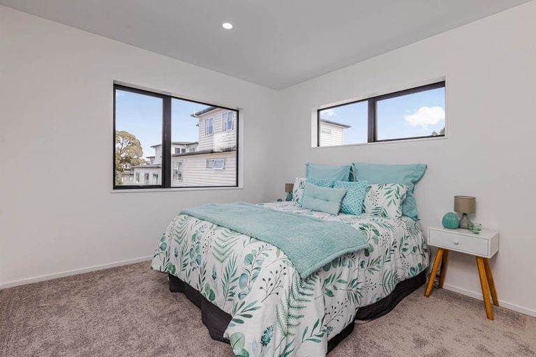 Photo of property in 7b Gladfield Lane, Te Atatu Peninsula, Auckland, 0610