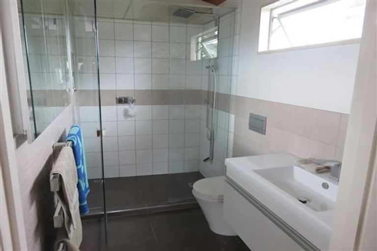 Photo of property in 163b Colwill Road, Massey, Auckland, 0614