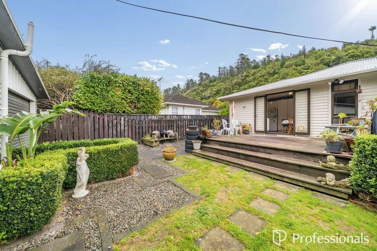 Photo of property in 13 Sunny Grove, Wainuiomata, Lower Hutt, 5014