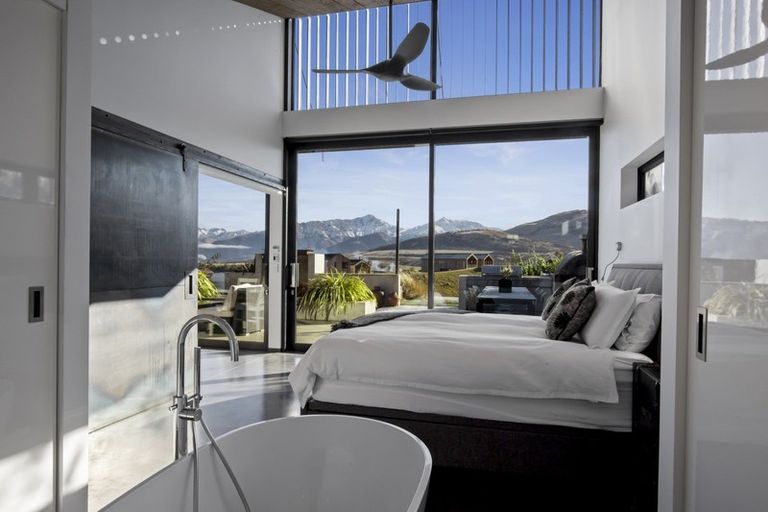 Photo of property in 52 Orford Drive, Jacks Point, Queenstown, 9371