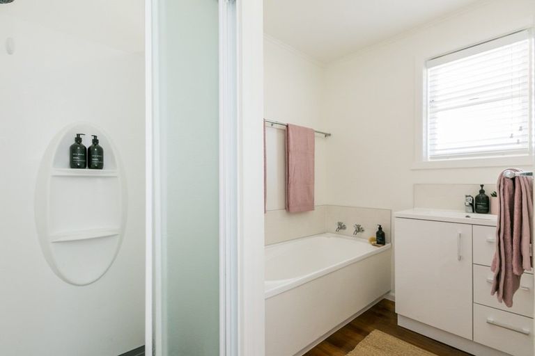 Photo of property in 9 Gardiner Place, Havelock North, 4130