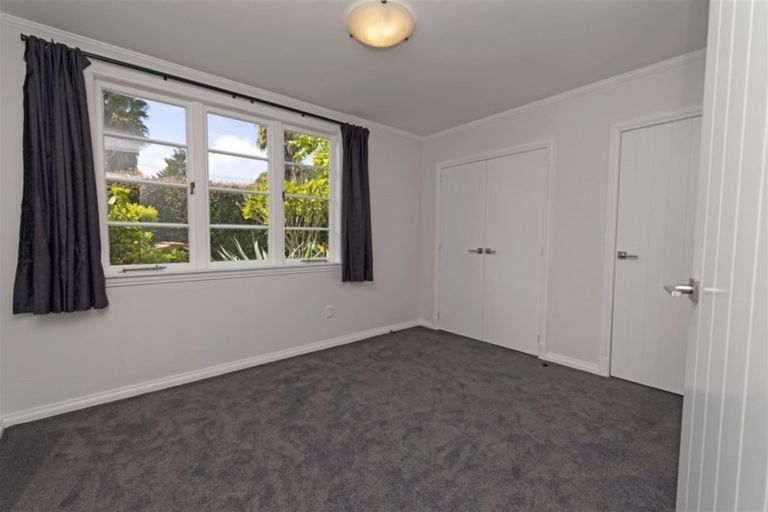 Photo of property in 25 Taupaki Road, Taupaki, Henderson, 0782