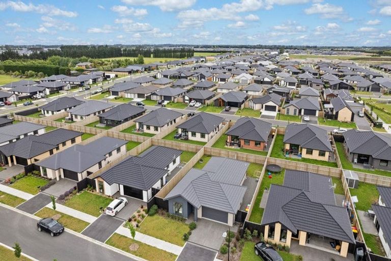 Photo of property in 175 Faringdon Boulevard, Rolleston, 7615