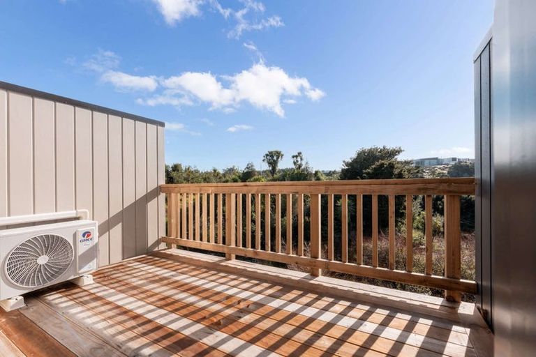 Photo of property in 4 St Claire Road, Silverdale, 0932