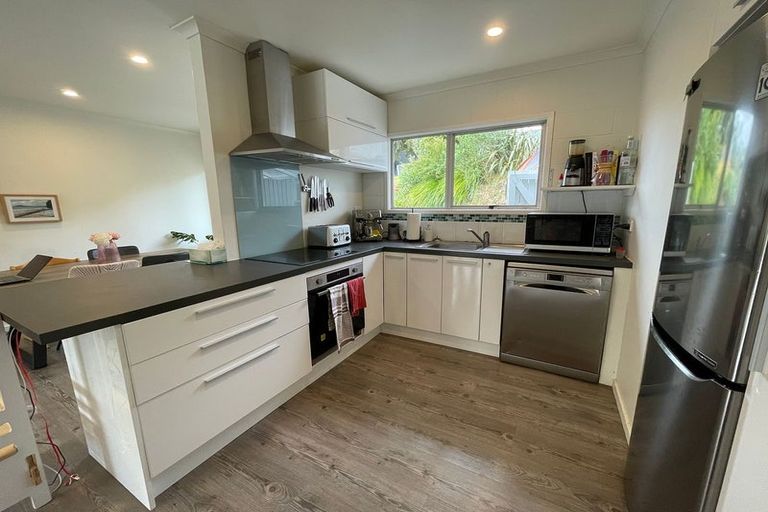 Photo of property in 2 Bryers Place, Bayview, Auckland, 0629