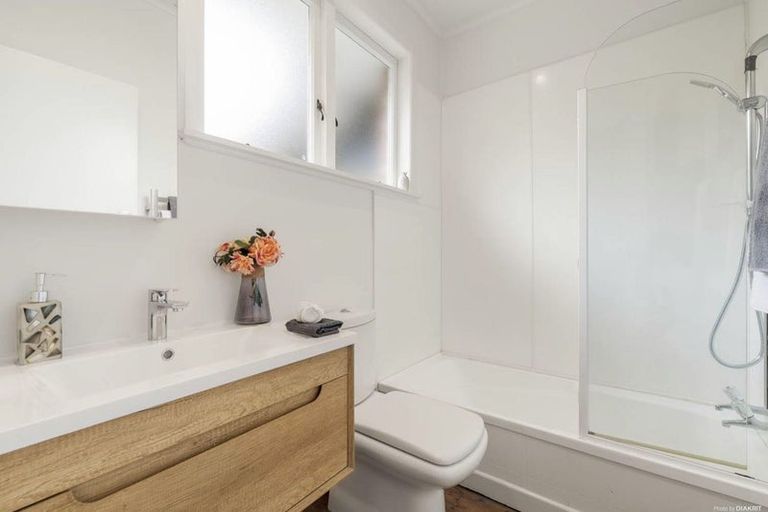 Photo of property in 10 Kerrykeel Drive, Flat Bush, Auckland, 2019