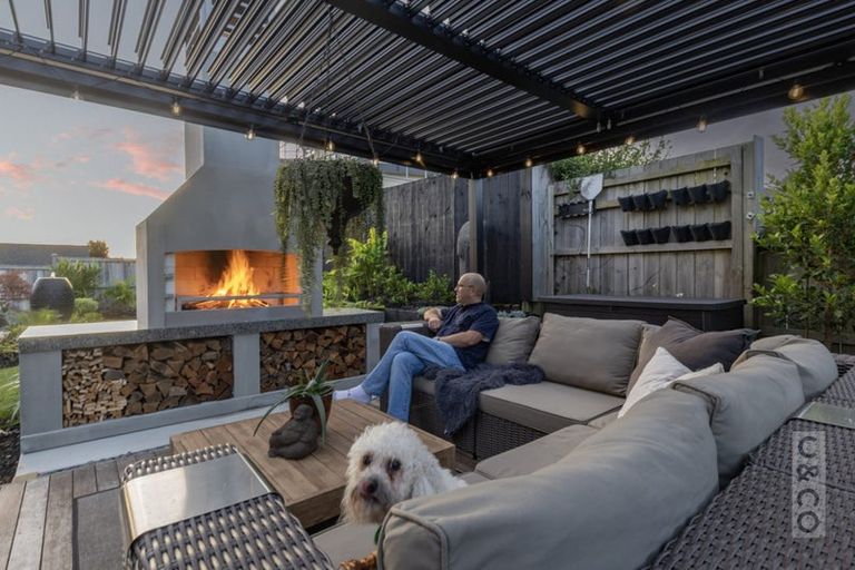 Photo of property in 61 Pitoitoi Drive, Riverhead, 0820