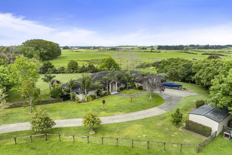 Photo of property in 300 Glenbrook Beach Road, Glenbrook, Waiuku, 2681